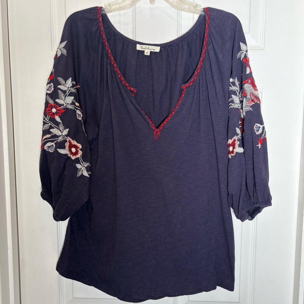 Solitaire Navy Blue Blouse with Red Trim and Embroidery Size Large
